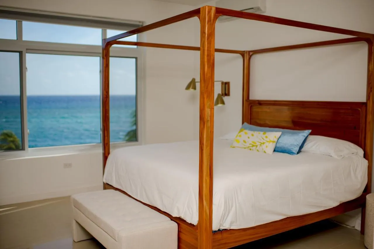 Whispering Seas Oceanfront Suite Ocho Rios Apartment