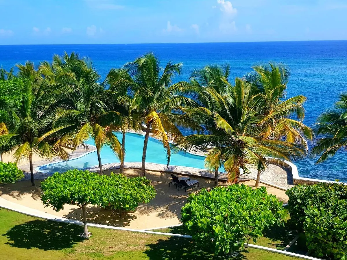 Whispering Seas Oceanfront Suite أوشو ريوس 0*,  جامايكا