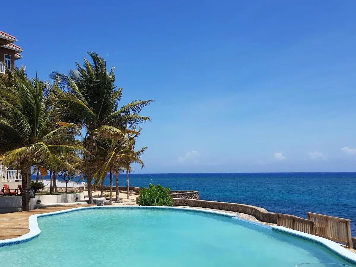 Whispering Seas Oceanfront Suite Ocho Rios Apartment
