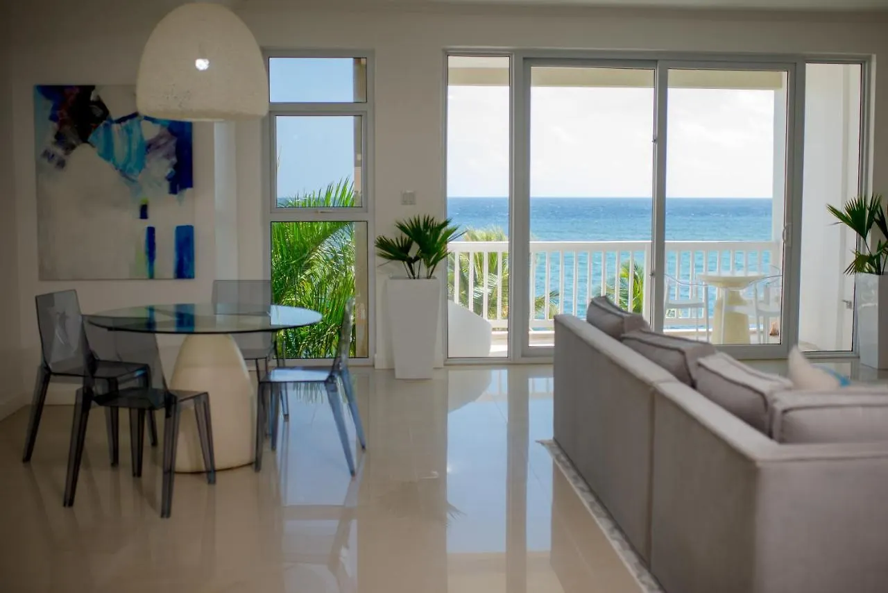 Whispering Seas Oceanfront Suite Ocho Rios 0*,