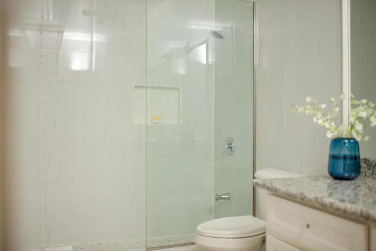 Whispering Seas Oceanfront Suite Ocho Rios Apartment