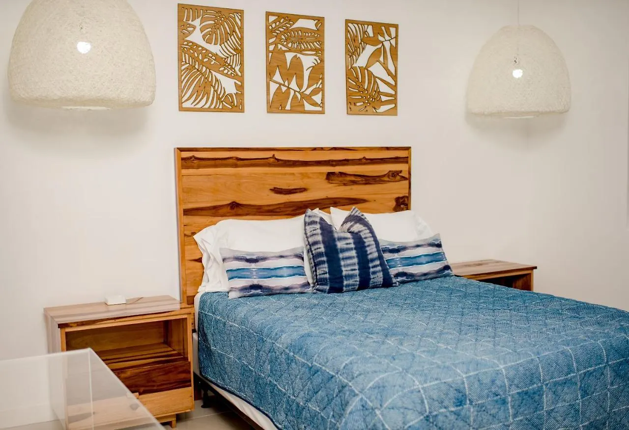 شقة Whispering Seas Oceanfront Suite أوشو ريوس